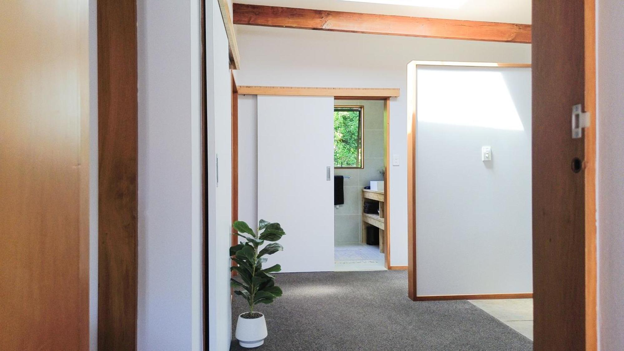 Large, Comfy, Stylish Apartment Havelock North Exterior photo